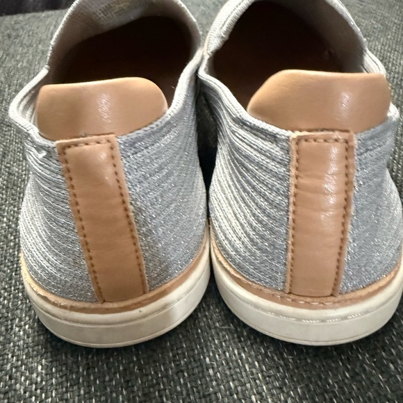 UGG Gray Slip-On Shoes women’s size 8.5 - Picture 4 of 9